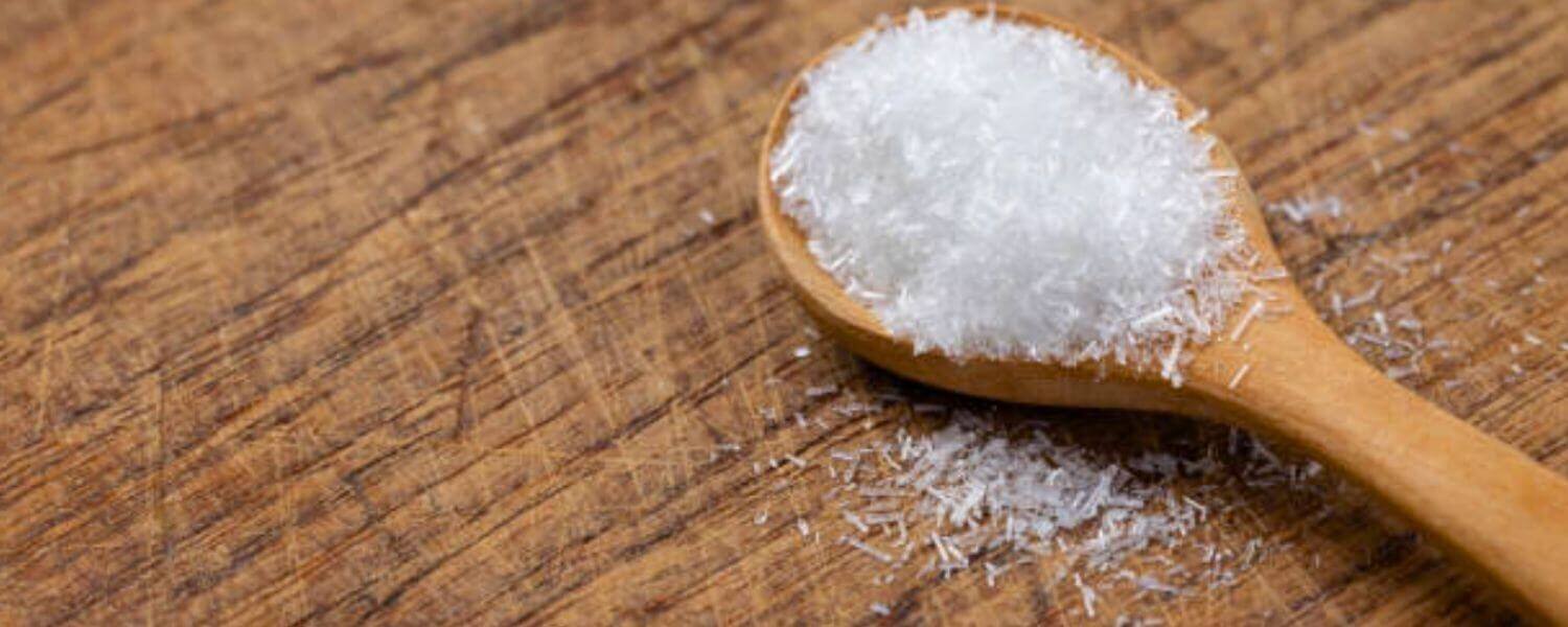 食品添加物的作用是增添風味、延長保存期限、或降低製作成本，只要依照規範使用就可以安心食用