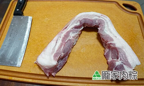 75-01肉粽大塊豬肉切法 豬皮向內