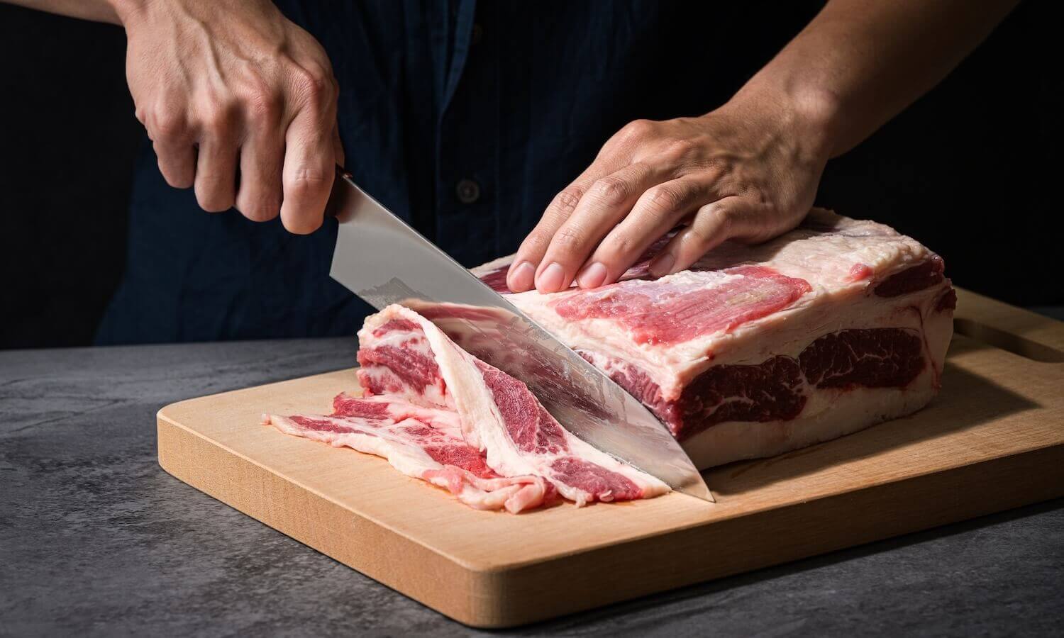 薄切牛五花肉片，非常適合製作丼飯