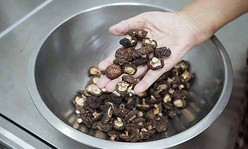 香菇清洗教學-準備好香菇乾貨