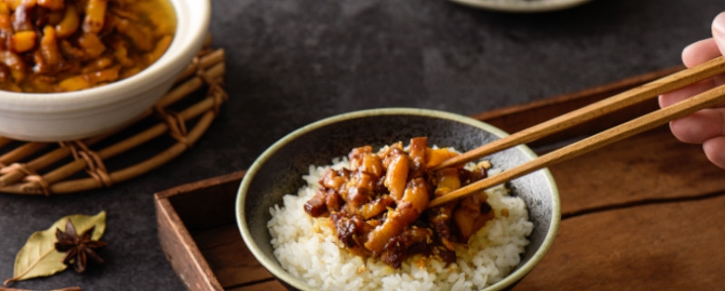 龐家家傳滷肉燥-遵循古法精心慢火燉煮,口感軟嫩、入口即化