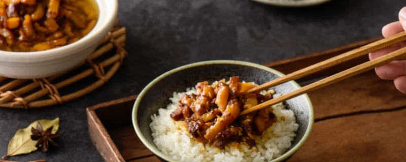 龐家家傳滷肉燥－遵循古法精心慢火燉煮，口感軟嫩、入口即化
